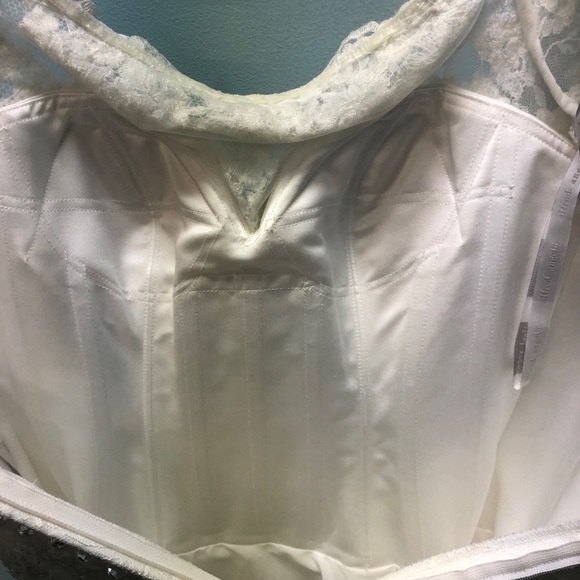 SAMPLE Alfred Angelo 1/2Sleeve Lace Wedding Dress, Ivory A-Line Off Shoulder - Picture 14 of 15